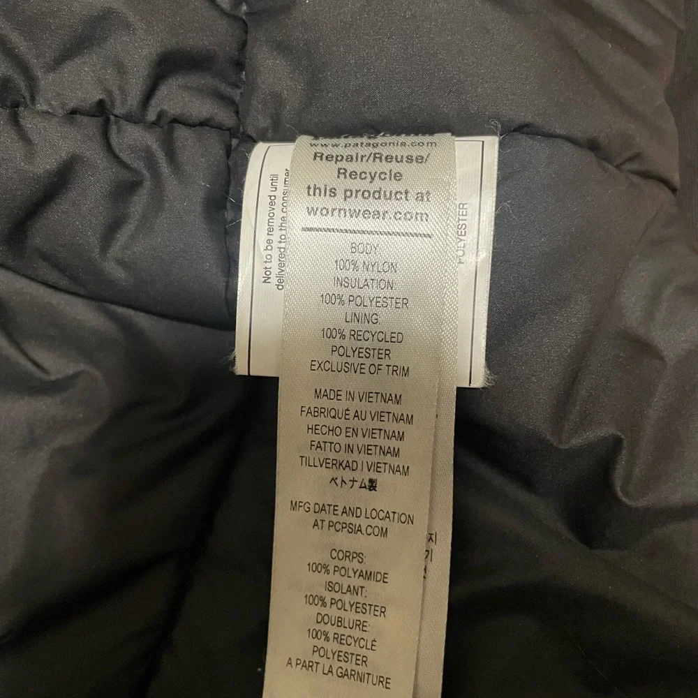 Patagonia Men's Black Raincoat - Picture 4 of 4